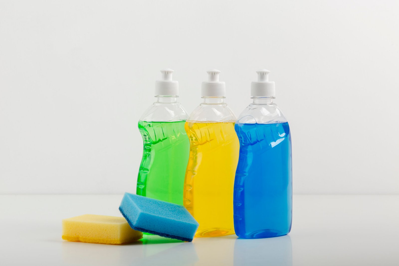 washing-liquids-with-sponges